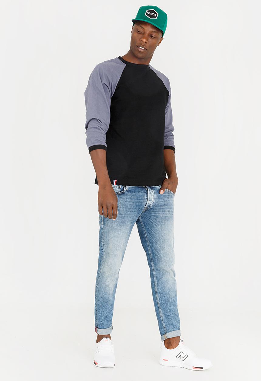 STYLE REPUBLIC - Raglan Box Tee Black and Grey