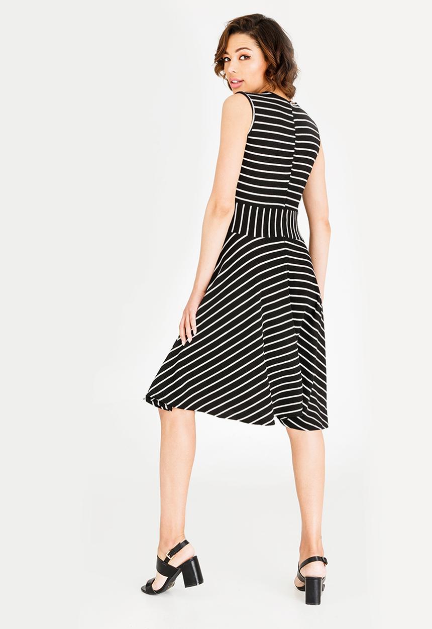 edit - Sleeveless fit & flare dress - black & white 