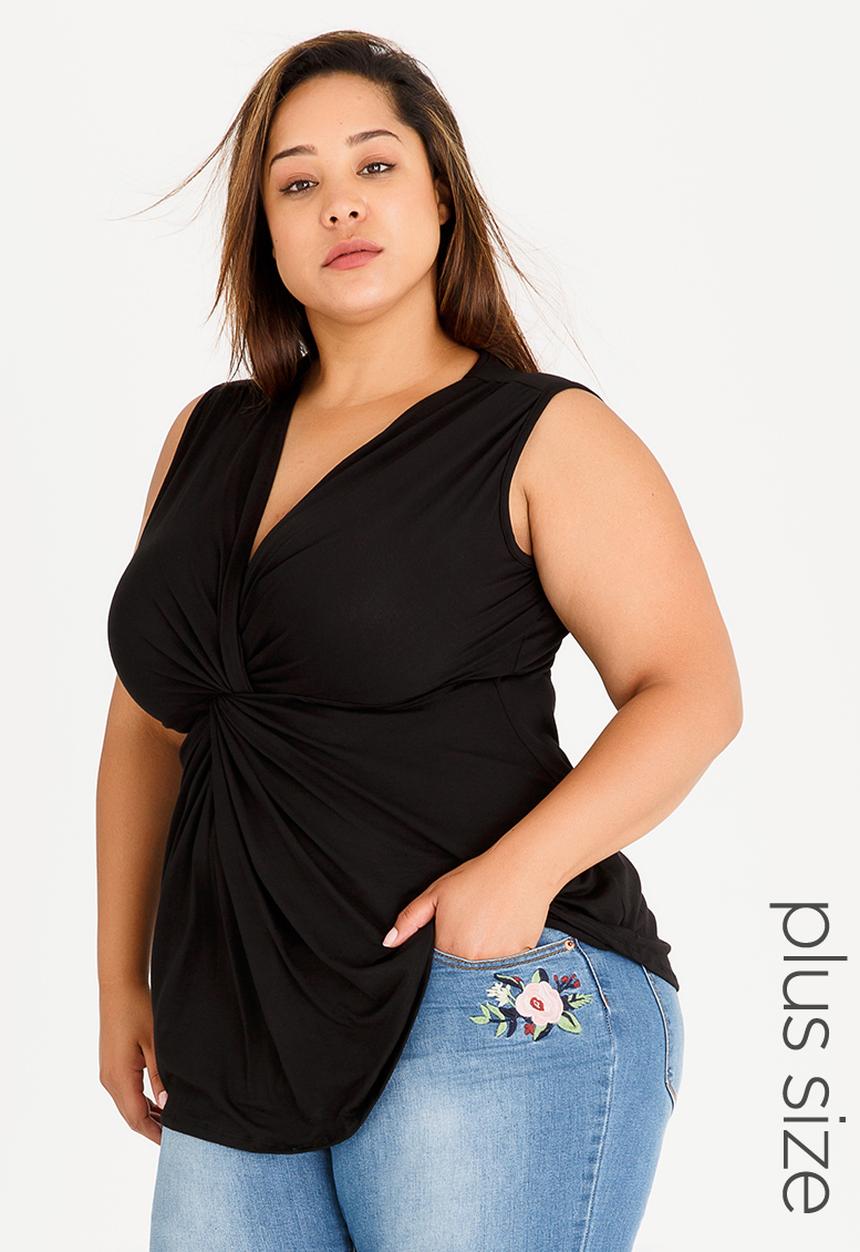 STYLE REPUBLIC PLUS - Twist Front Sleeveless Cami Black