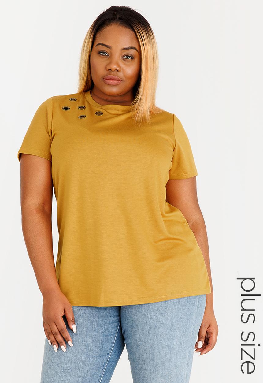STYLE REPUBLIC PLUS - Tshirt with Eyelet Detail Yellow
