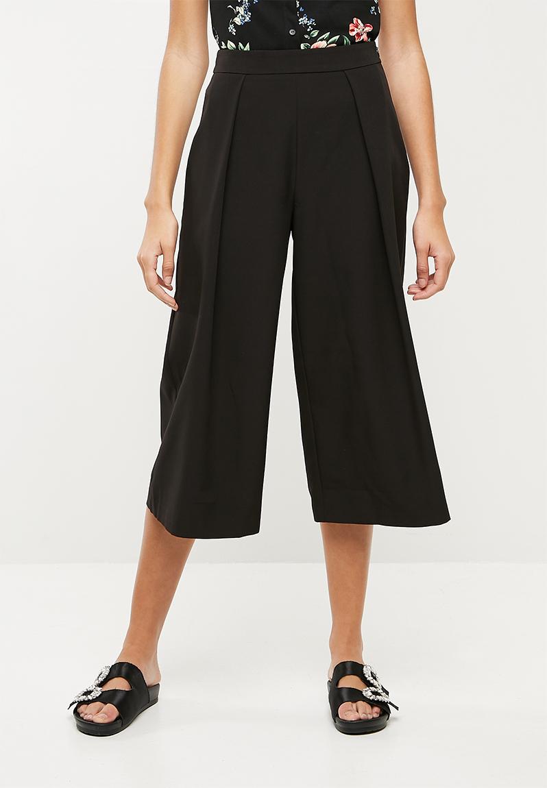 Premium core pleat front culottes - black Missguided Trousers ...