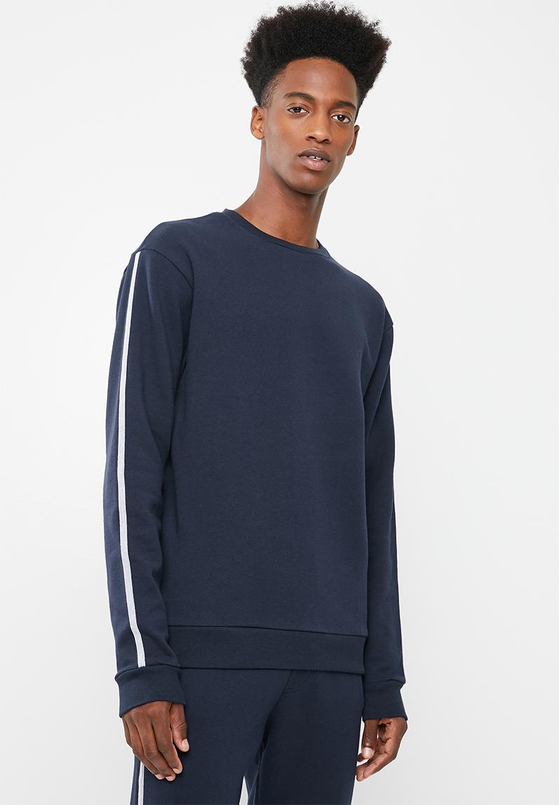 piping sweater
