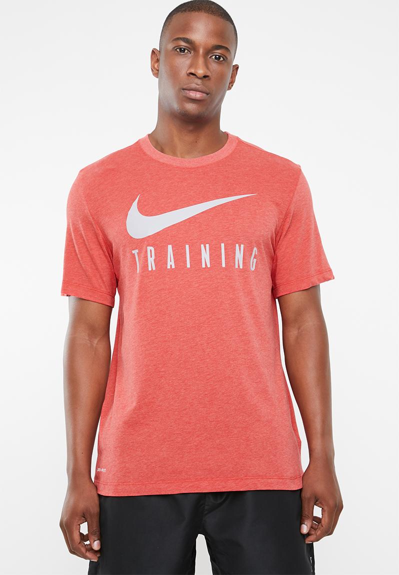Nike dry nike train tee - lt univ red htr/atmosphere grey Nike T-Shirts ...