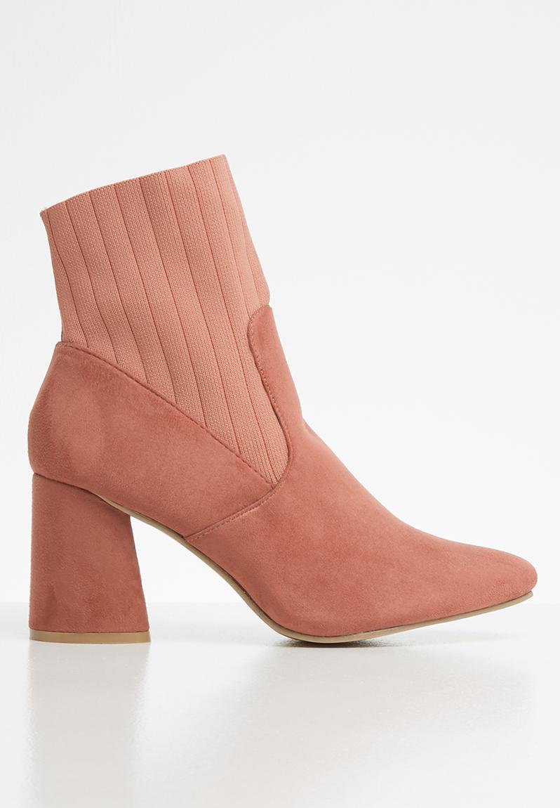 ア・テストーニ レディース ブーツ シューズ Ankle boots Blush：asty+