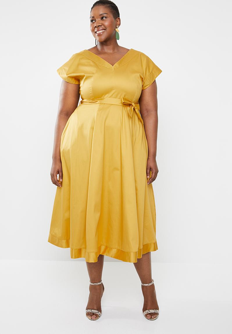 Plus size zweli cotton sateen v neck dress - gold AMANDA LAIRD CHERRY ...