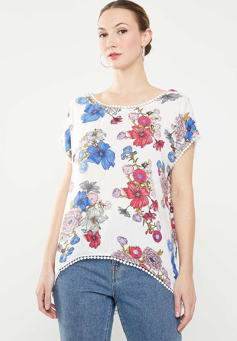 Short sleeve floral top with pom pom detail - multi white Revenge
