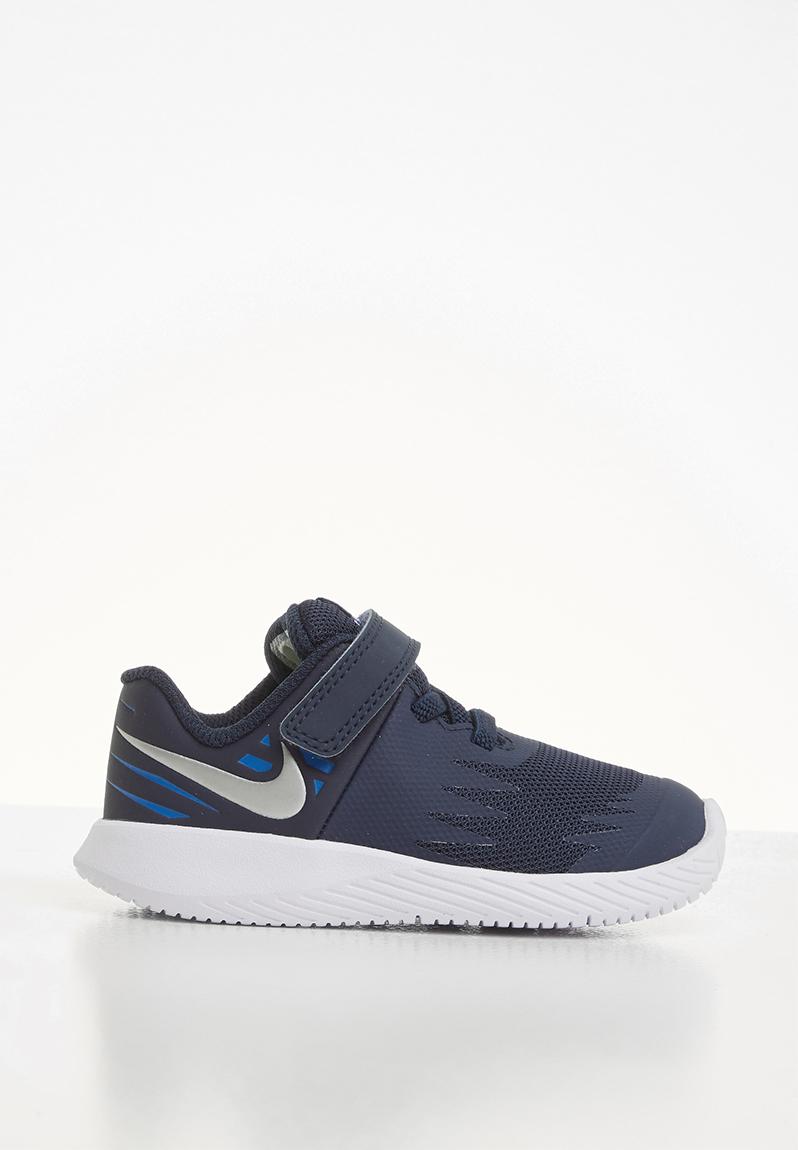 navy nike sneakers