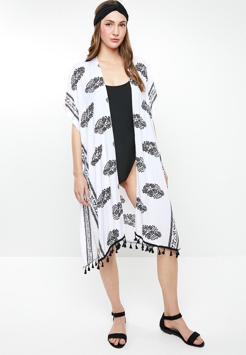 kaftan black and white