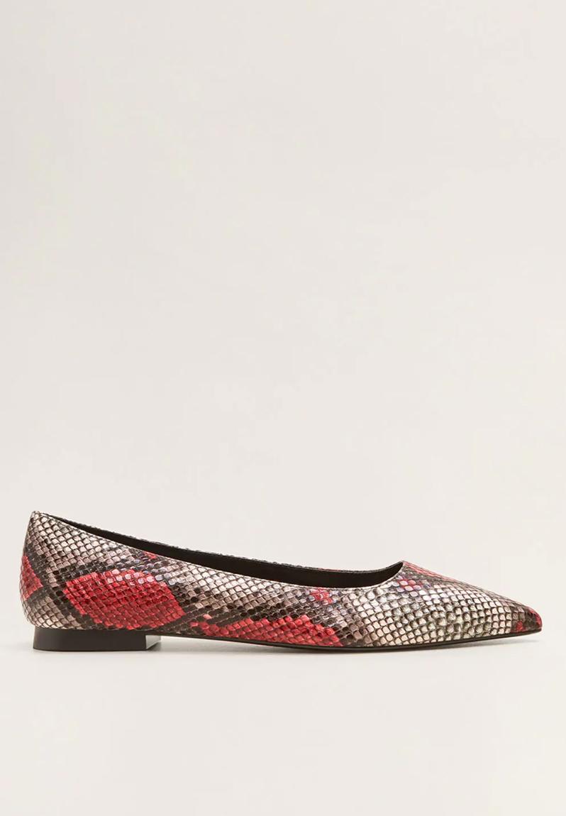 snakeskin flat pumps
