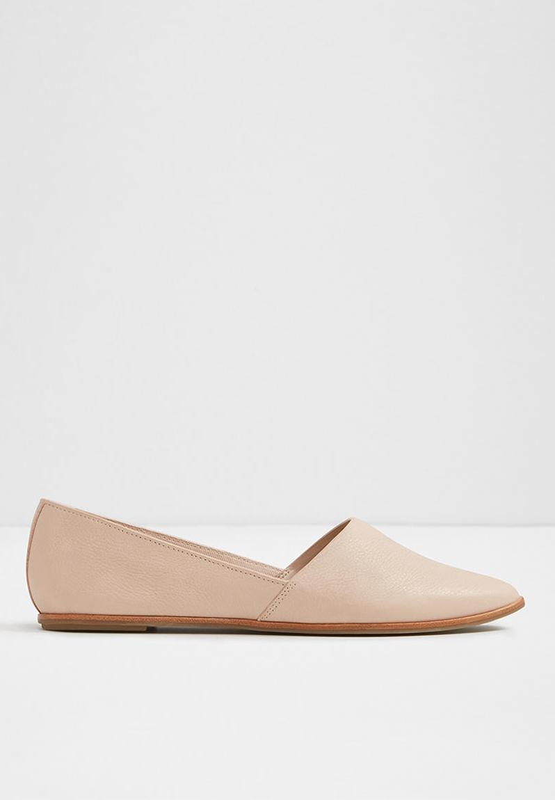 aldo blanchette leather flats
