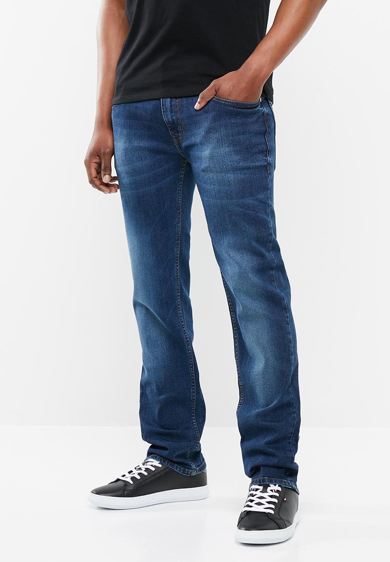 Slim straight jeans - nyx dark wash GUESS Jeans | Superbalist.com