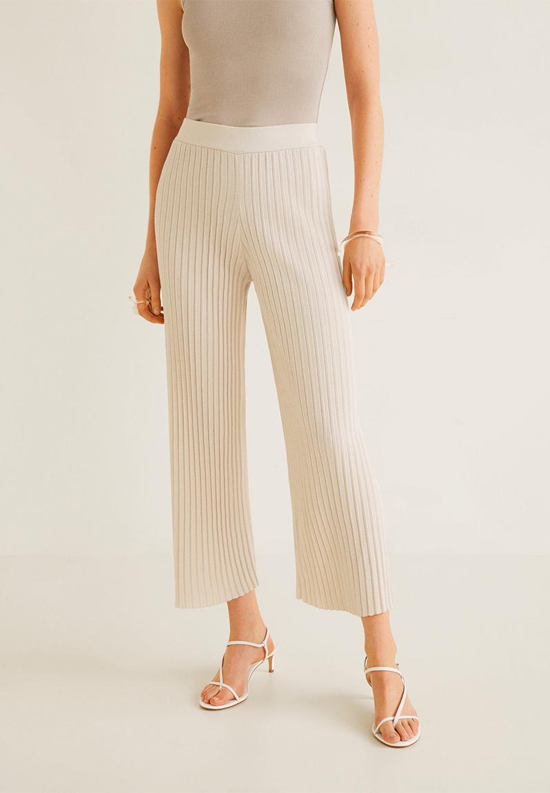 ladies beige cropped trousers