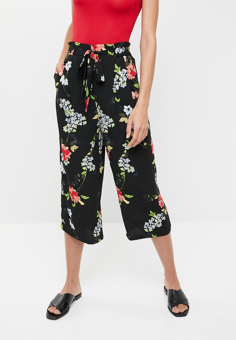 Floral cropped pants - black ONLY Trousers | Superbalist.com