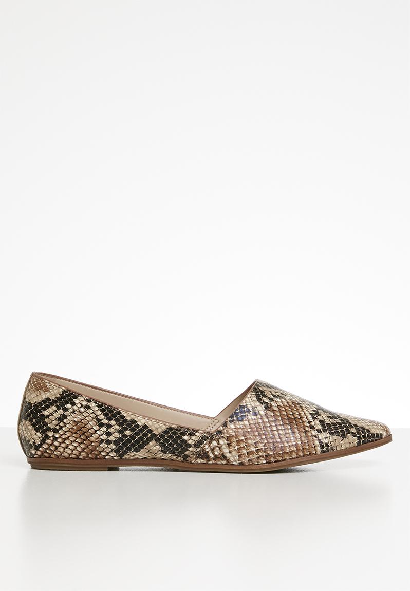 aldo blanchette leather flats