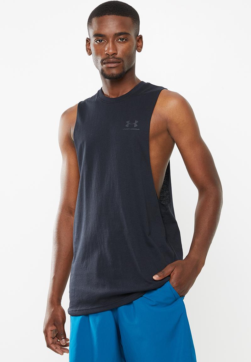 Sportstyle left chest cut-off tee - black / black Under Armour T-Shirts ...