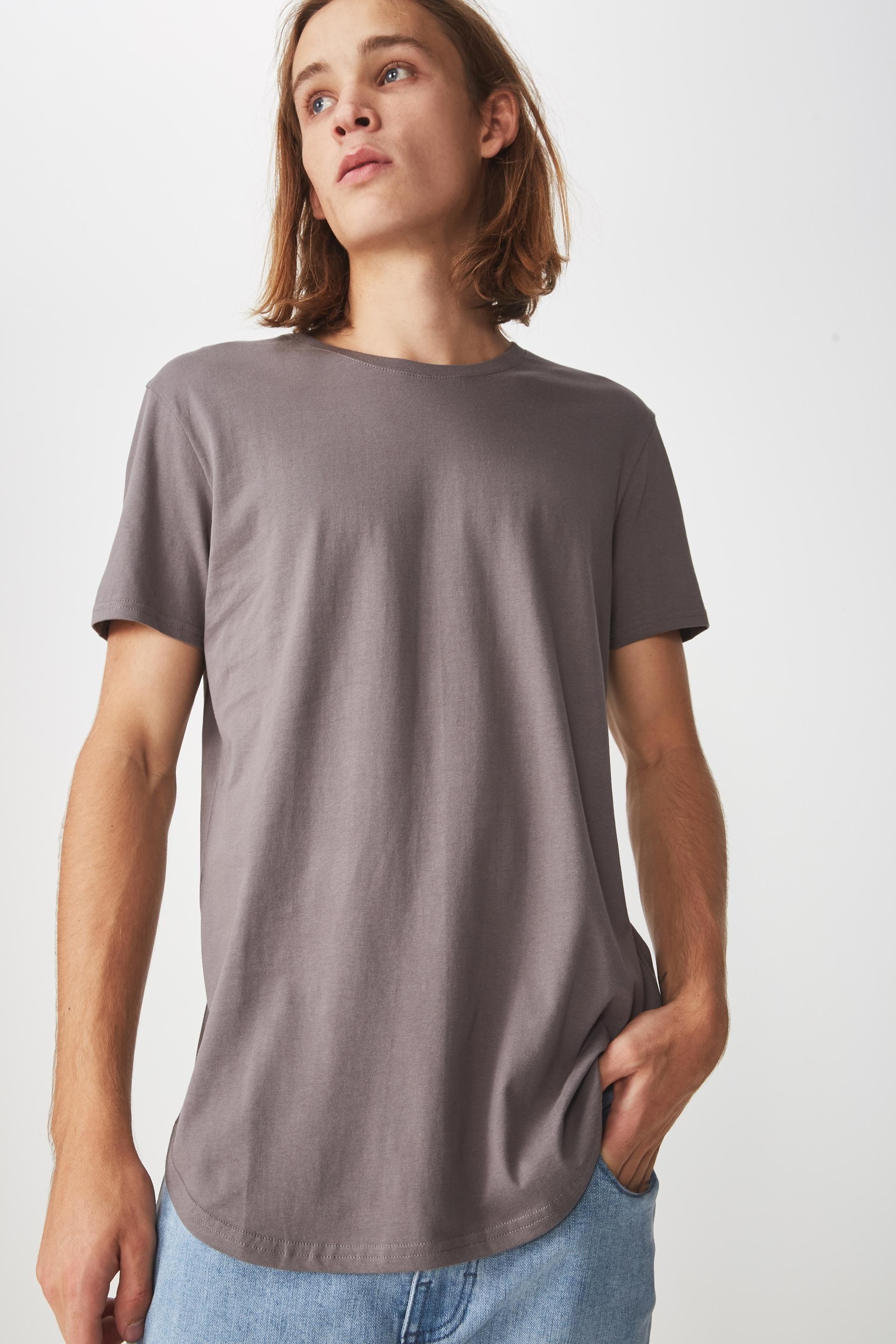 curved hem tee