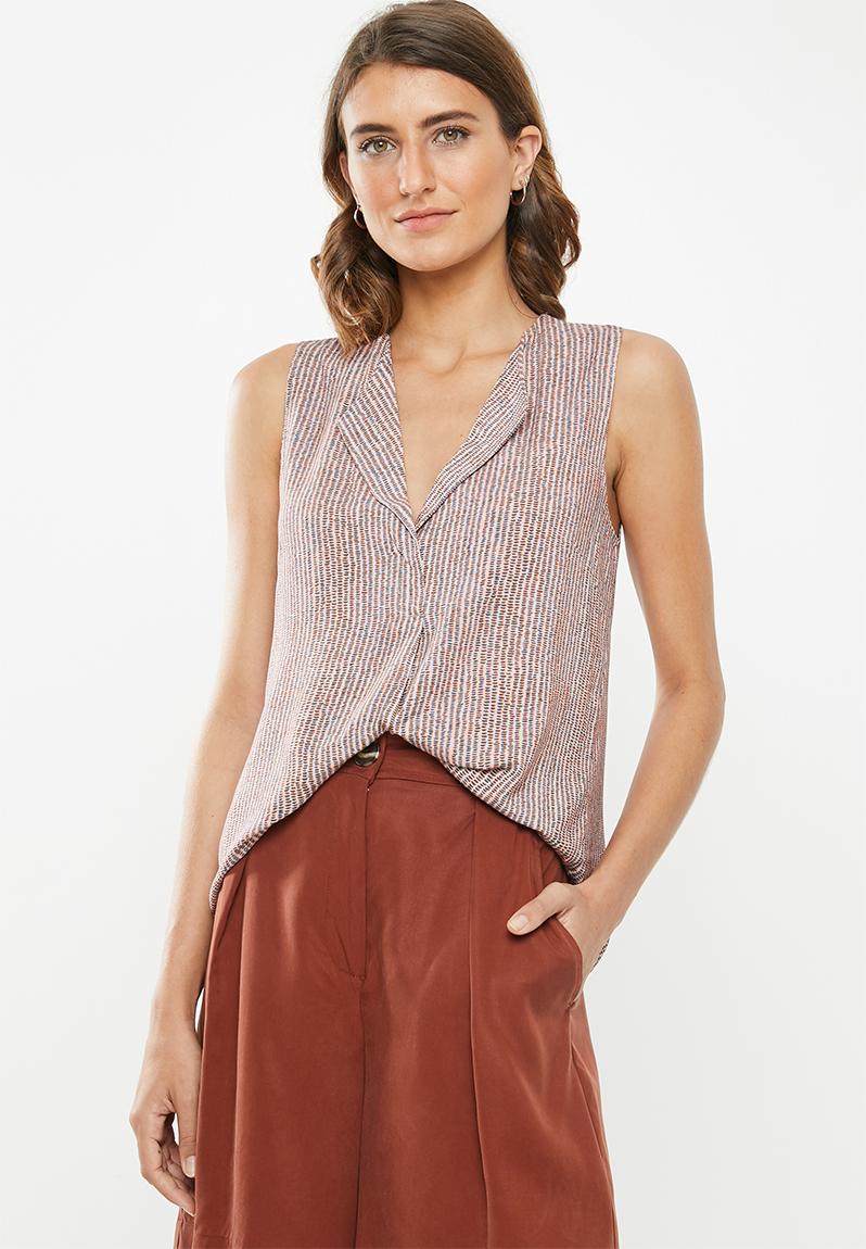 womens sleeveless shell tops
