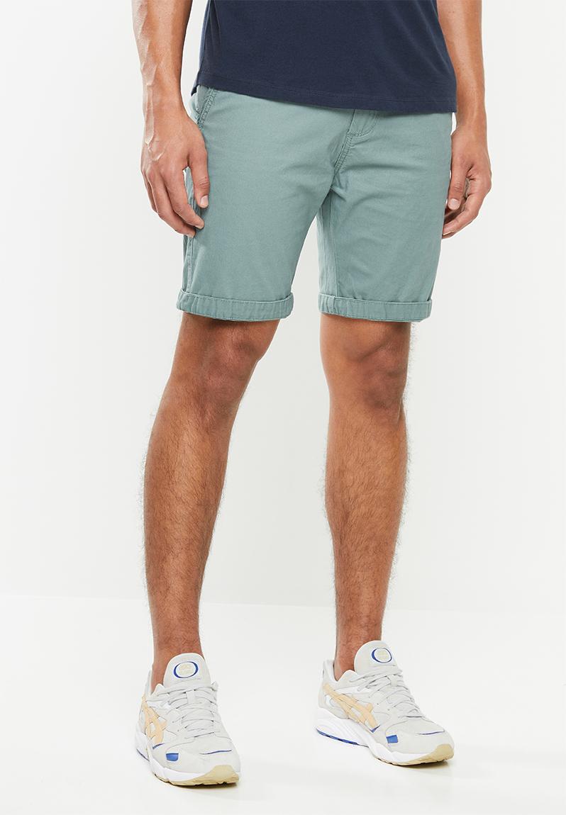 chino shorts with sneakers