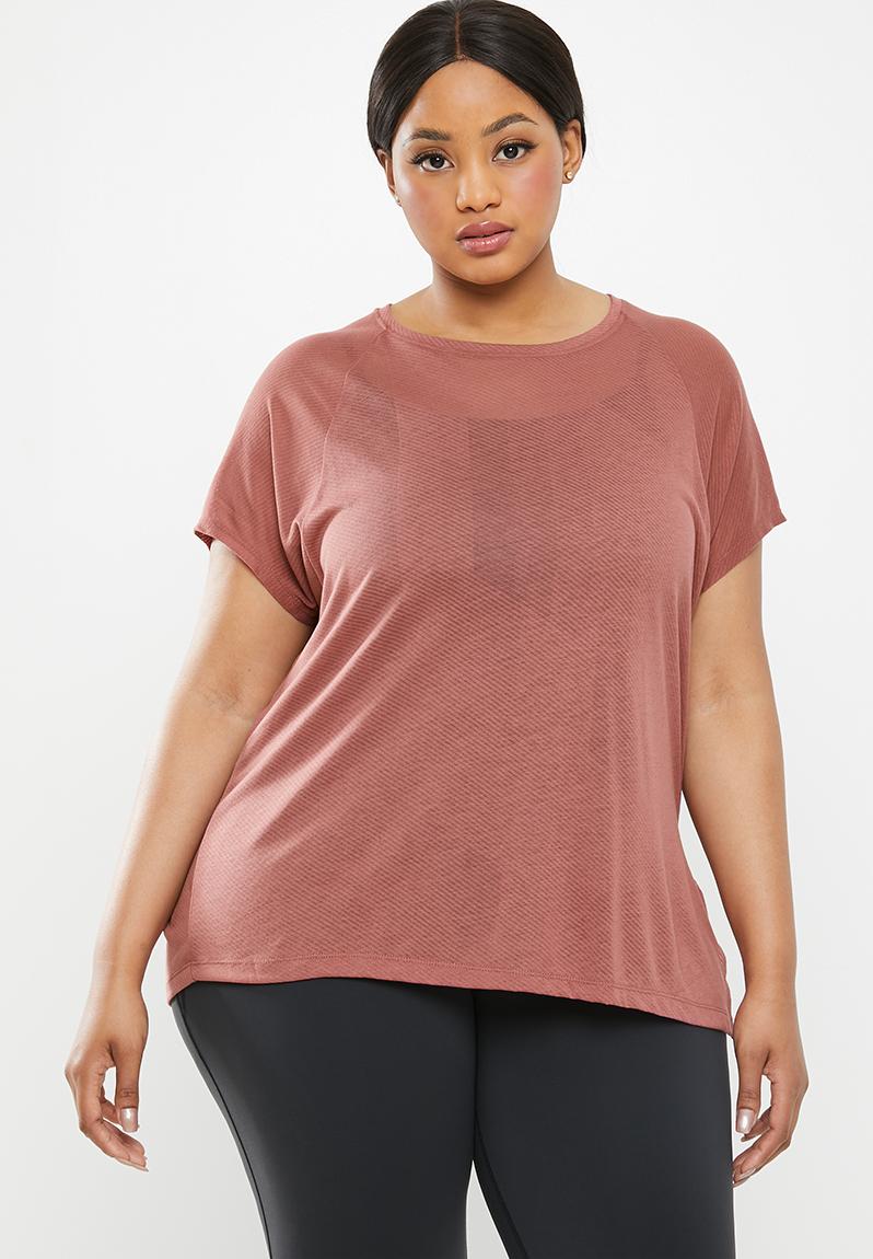 Curve BO tee- pink Reebok Tops | Superbalist.com