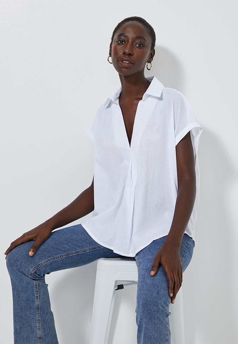 V-neck shell with grown on sleeve - white