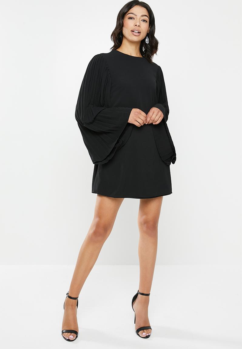 Pleated sleeve shift dress - black Missguided Occasion | Superbalist.com