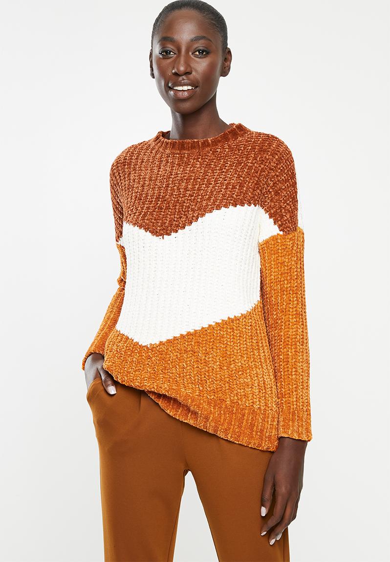 Aliza Pullover and Jogger Pants