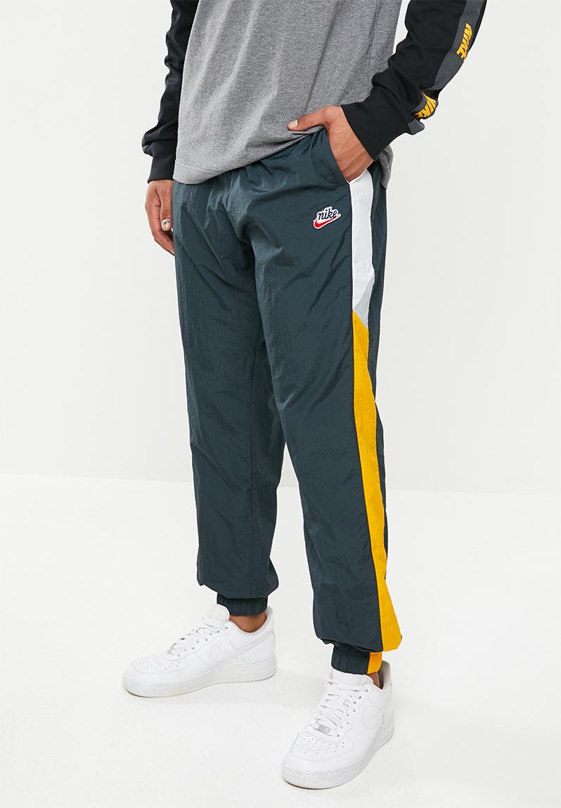 nike sweatpants shorts