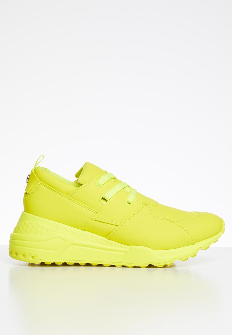 neon yellow steve madden heels