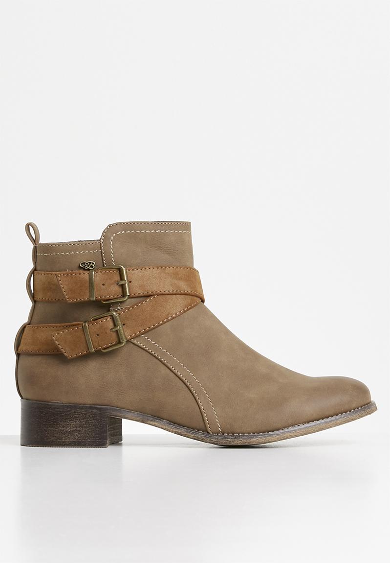 ladies black and tan boots