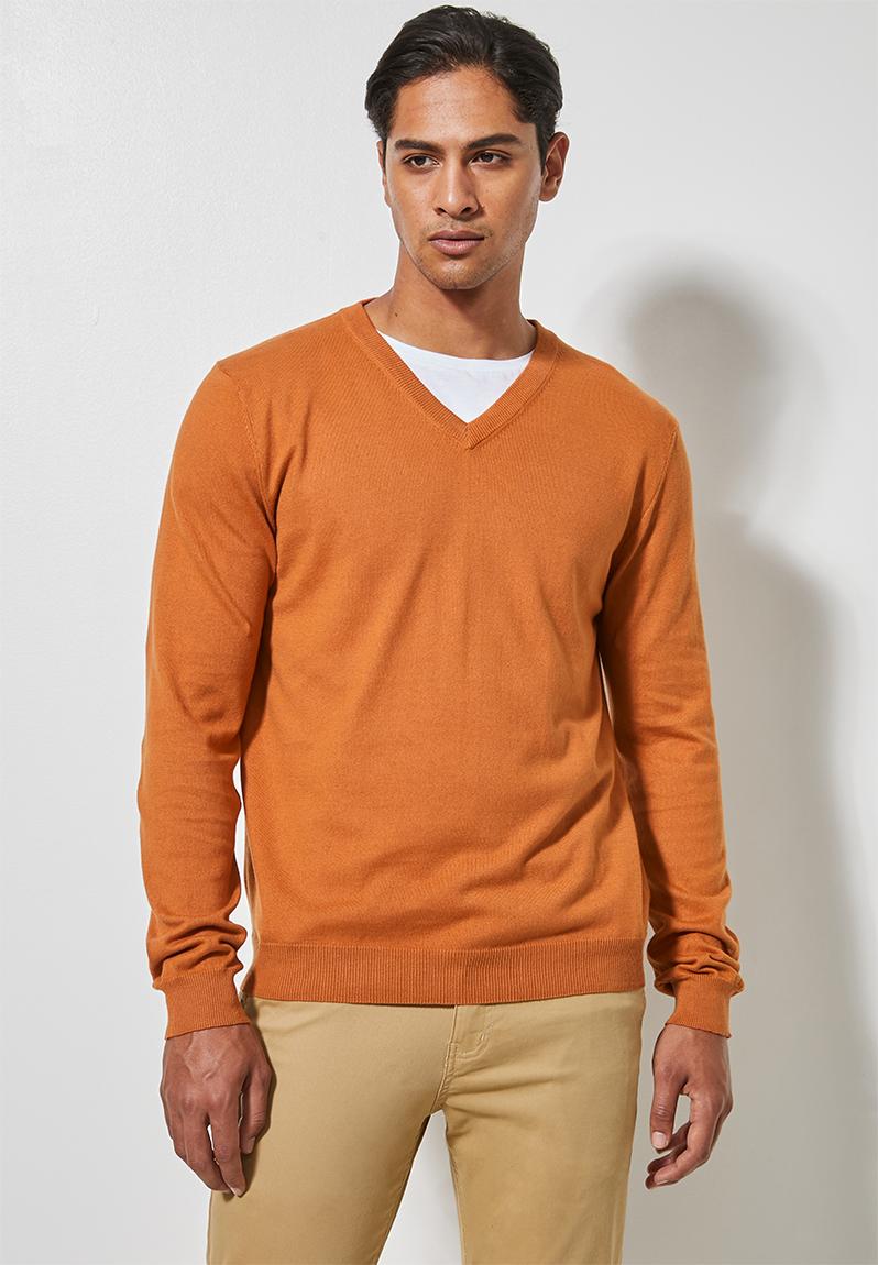 Basic slim fit v-neck knit - burnt orange Superbalist Knitwear ...