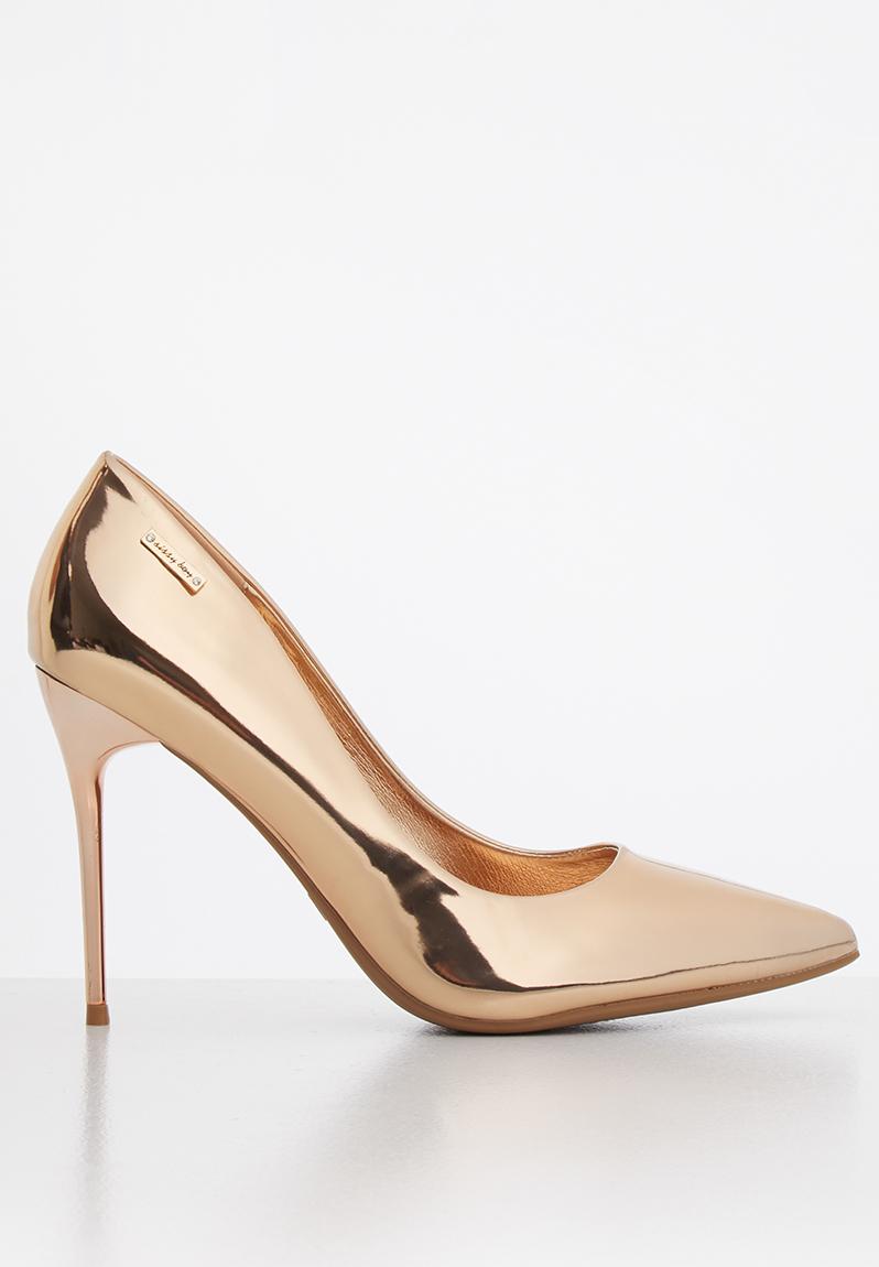 Patiently patent court heel - gold SISSY BOY Heels | Superbalist.com