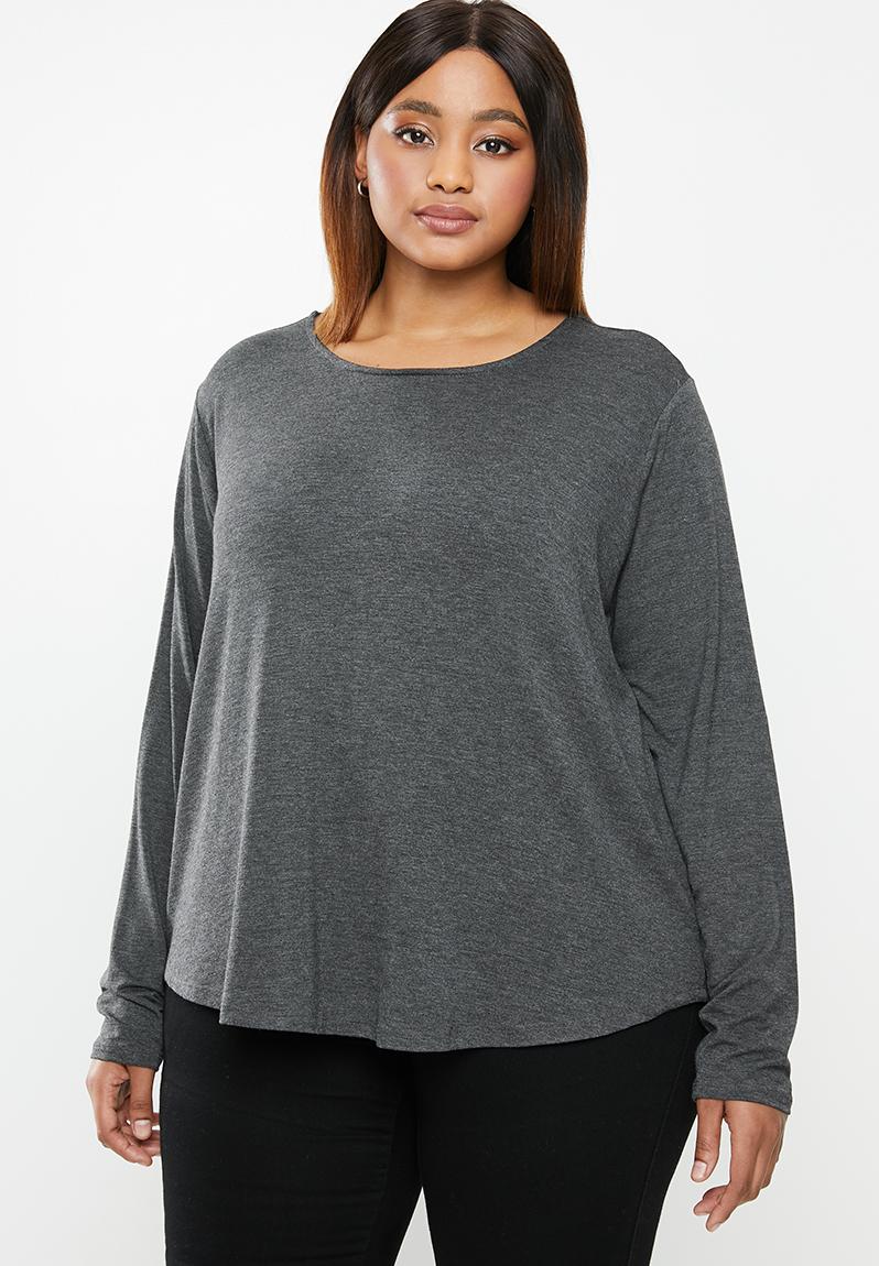 long sleeve curved hem top