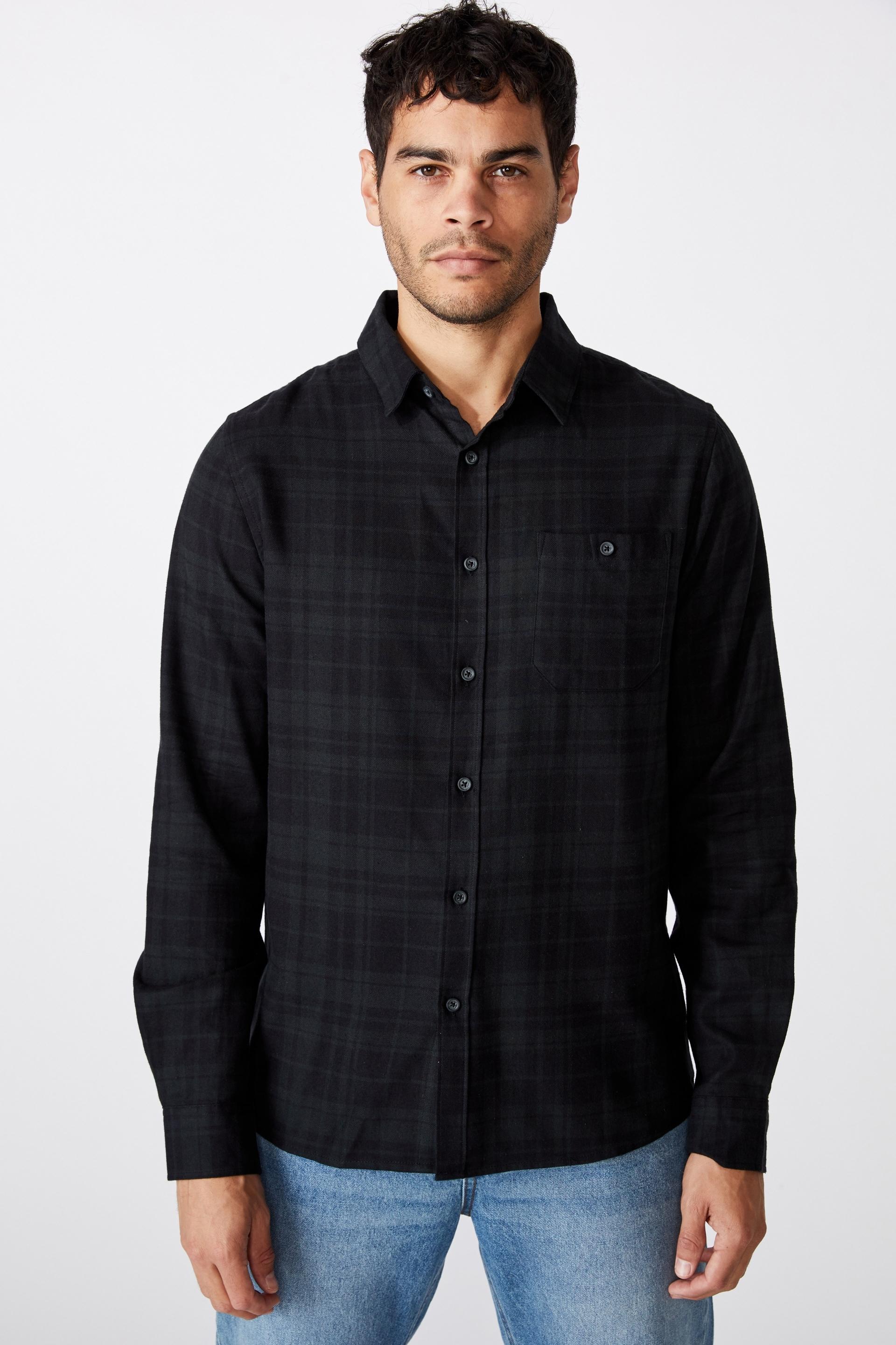 black long sleeve shirt man