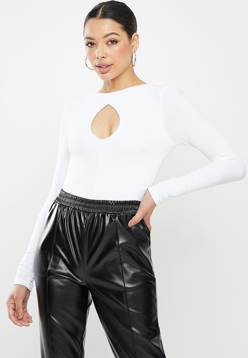 Ribbed keyhole front bodysuit - white Missguided T-Shirts, Vests ...