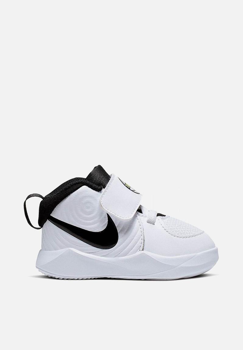 nike team hustle white