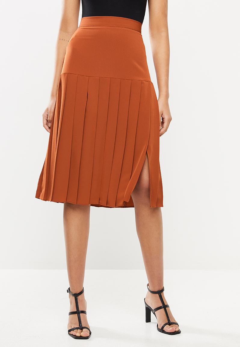 Pleated column midi skirt - rust VELVET Skirts | Superbalist.com