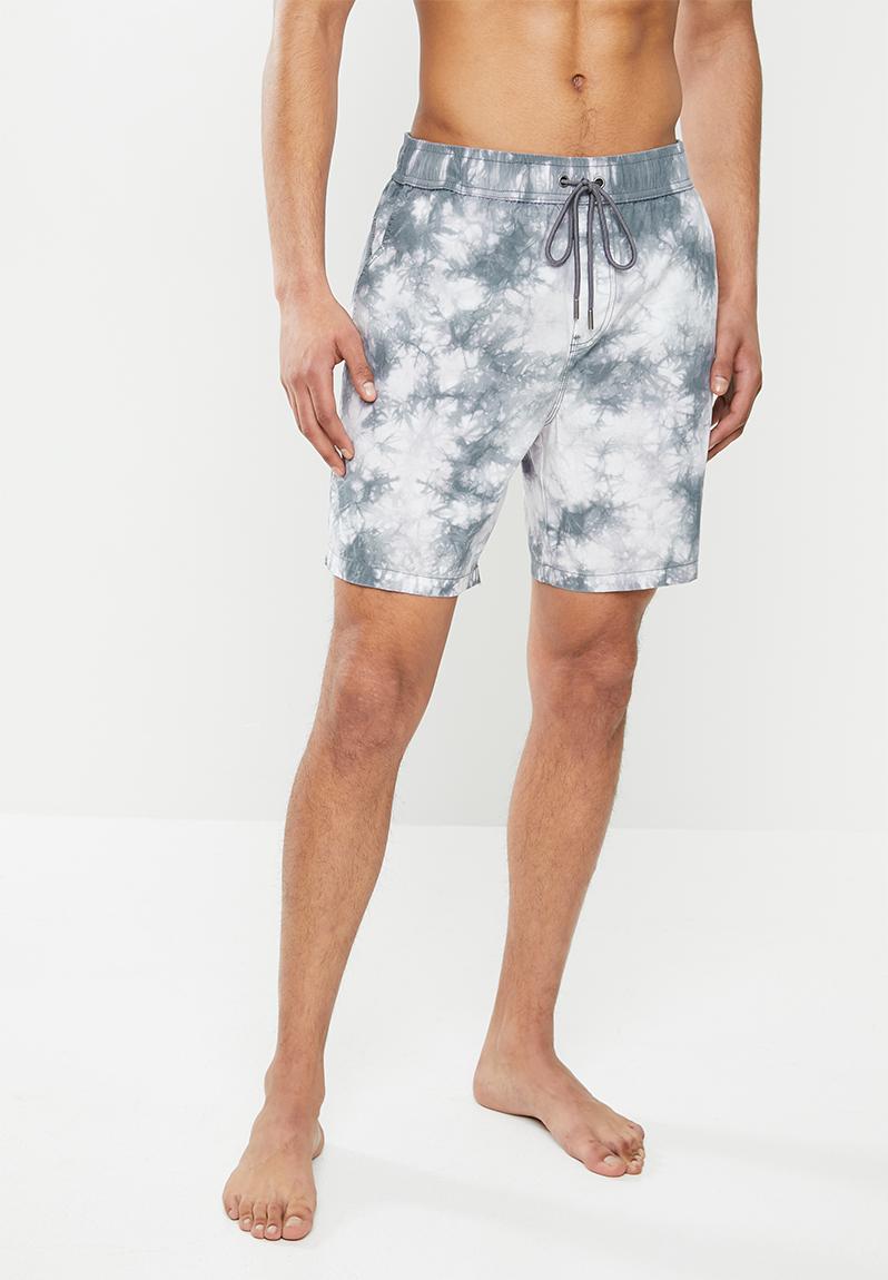 tie dye cargo shorts