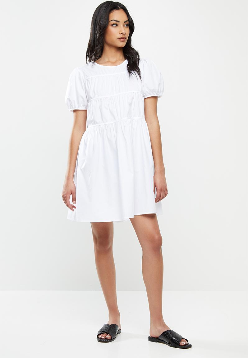 Petite Puff sleeve tiered mini - white Glamorous Dresses | Superbalist.com