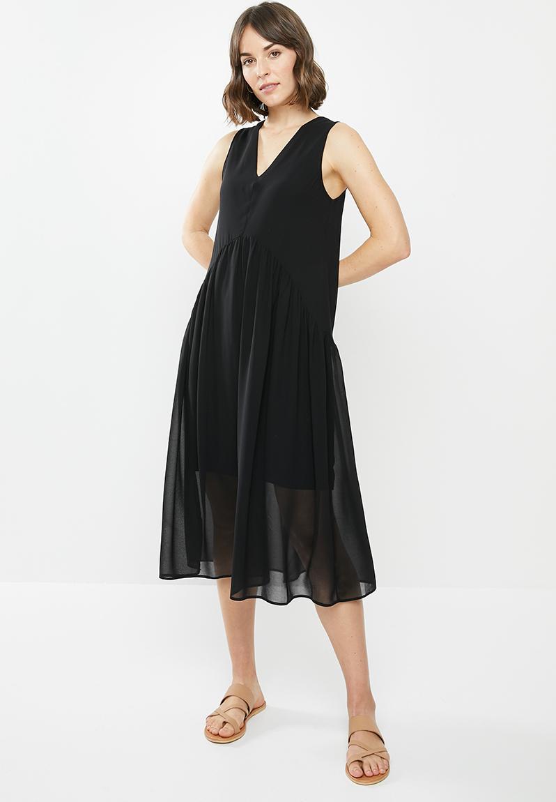 Chiffon v-neck midi dress with shaped tier - black MILLA Casual ...