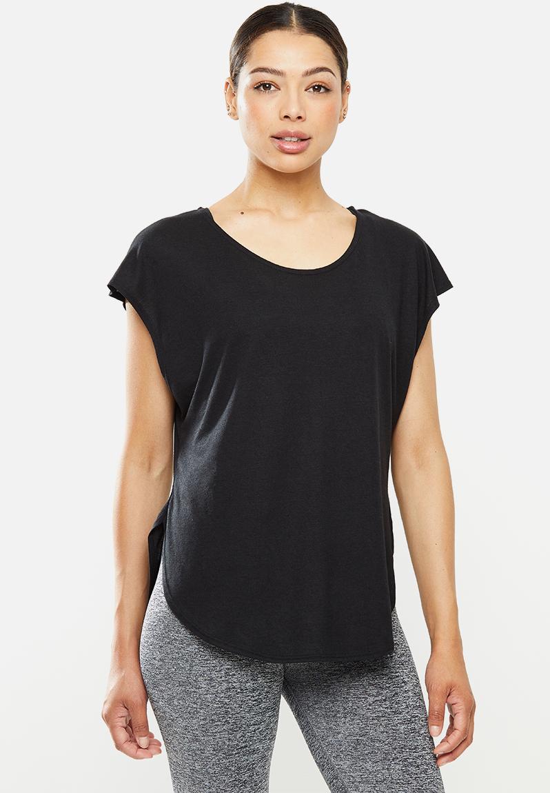 Active scoop hem T-shirt - black1 Cotton On T-Shirts | Superbalist.com
