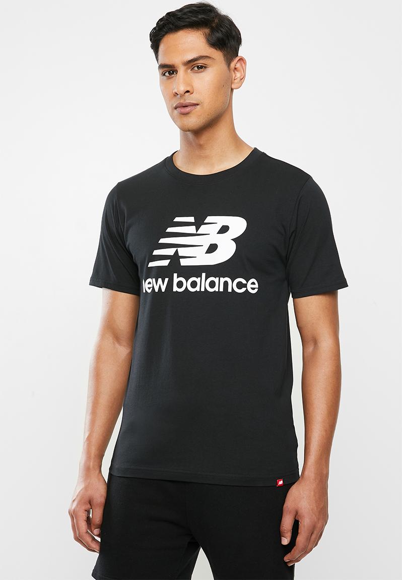 Nb essentials stacked logo tee - black New Balance T-Shirts ...