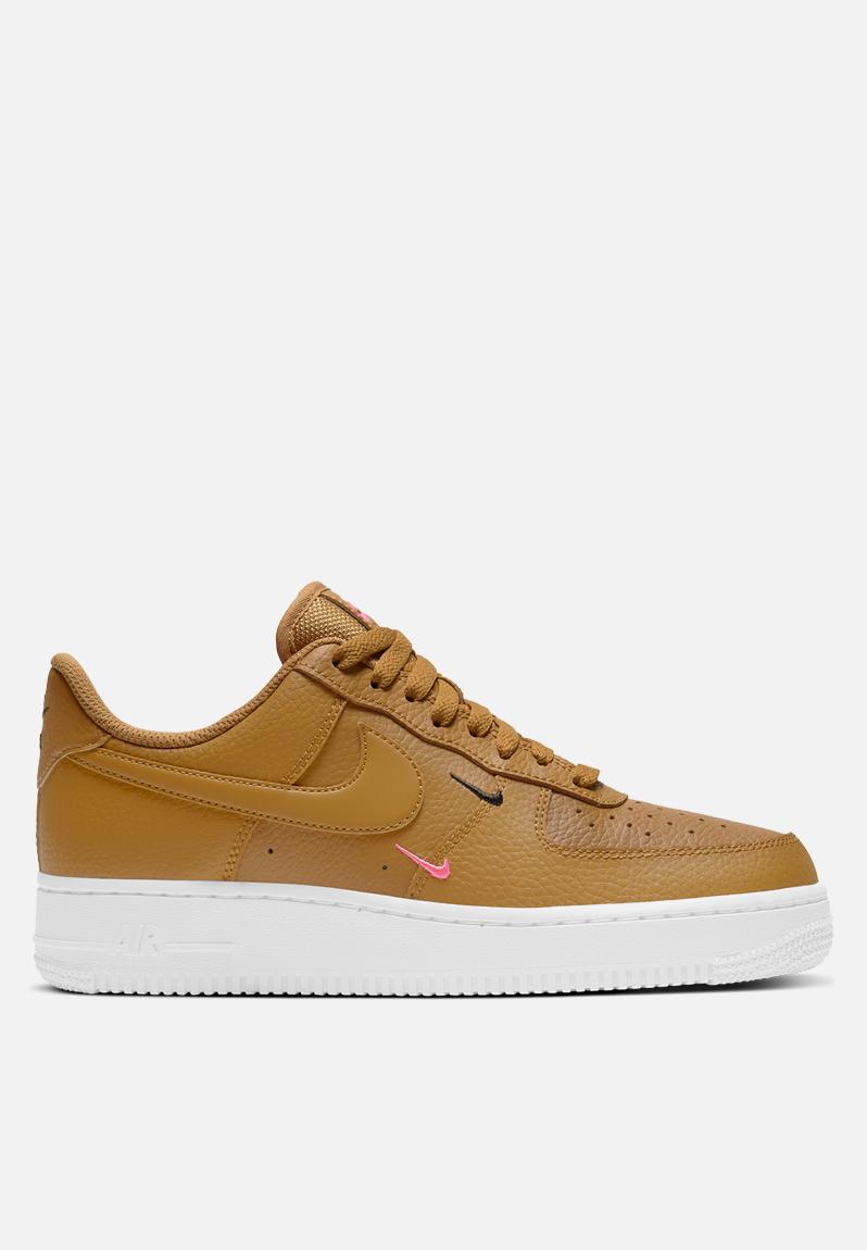 Nike air force 1 '07 essential - ct1989-700 - wheat/wheat-sunset pulse ...