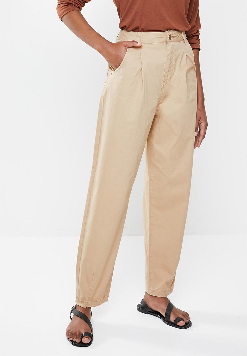 Rosanna high rise barrel pleat - brownie Vero Moda Trousers ...