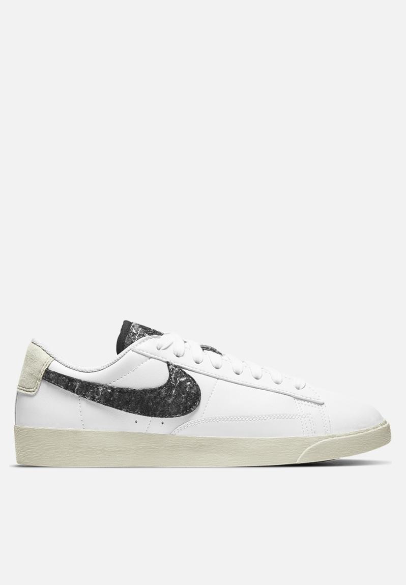 Nike blazer low se - da4934-100 - white/white-black-light bone Nike ...