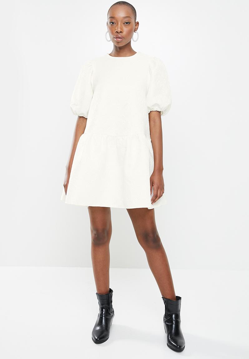 Oversized smock dress puff sleeve brocade - white Missguided Casual ...