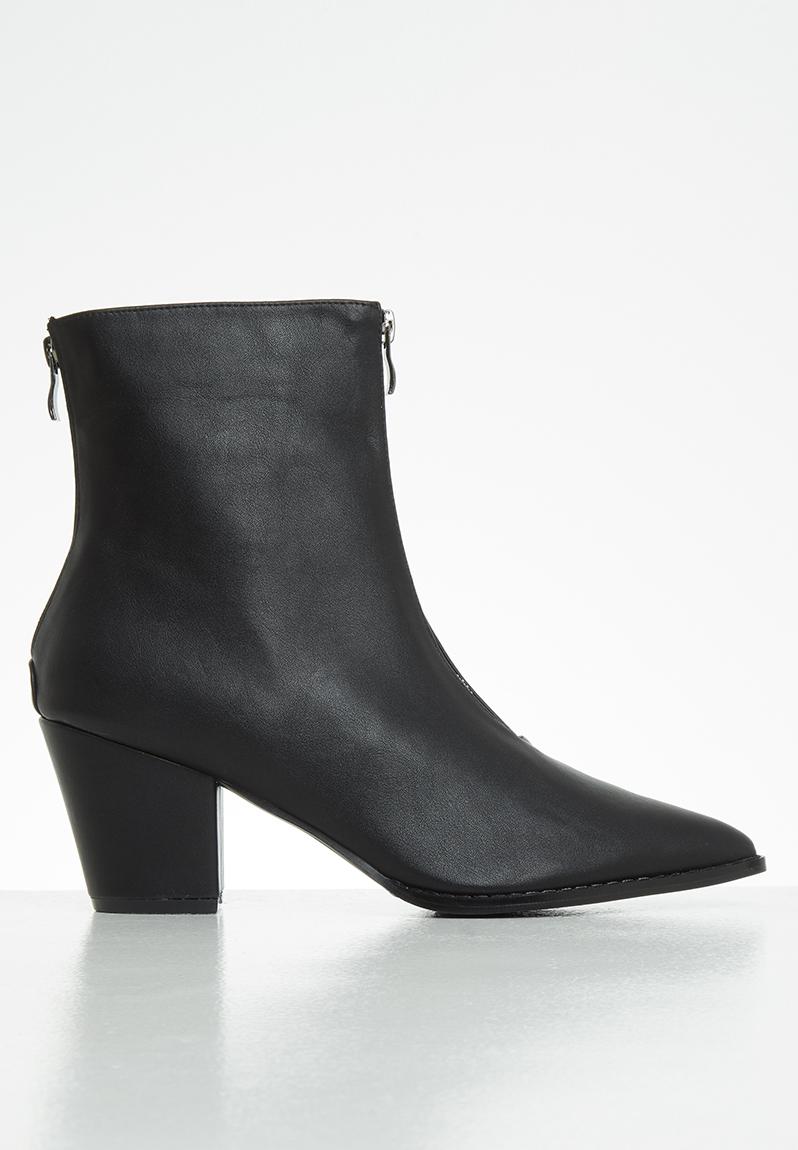 Hua front zip ankle boot - black Z_Code_Z Boots | Superbalist.com