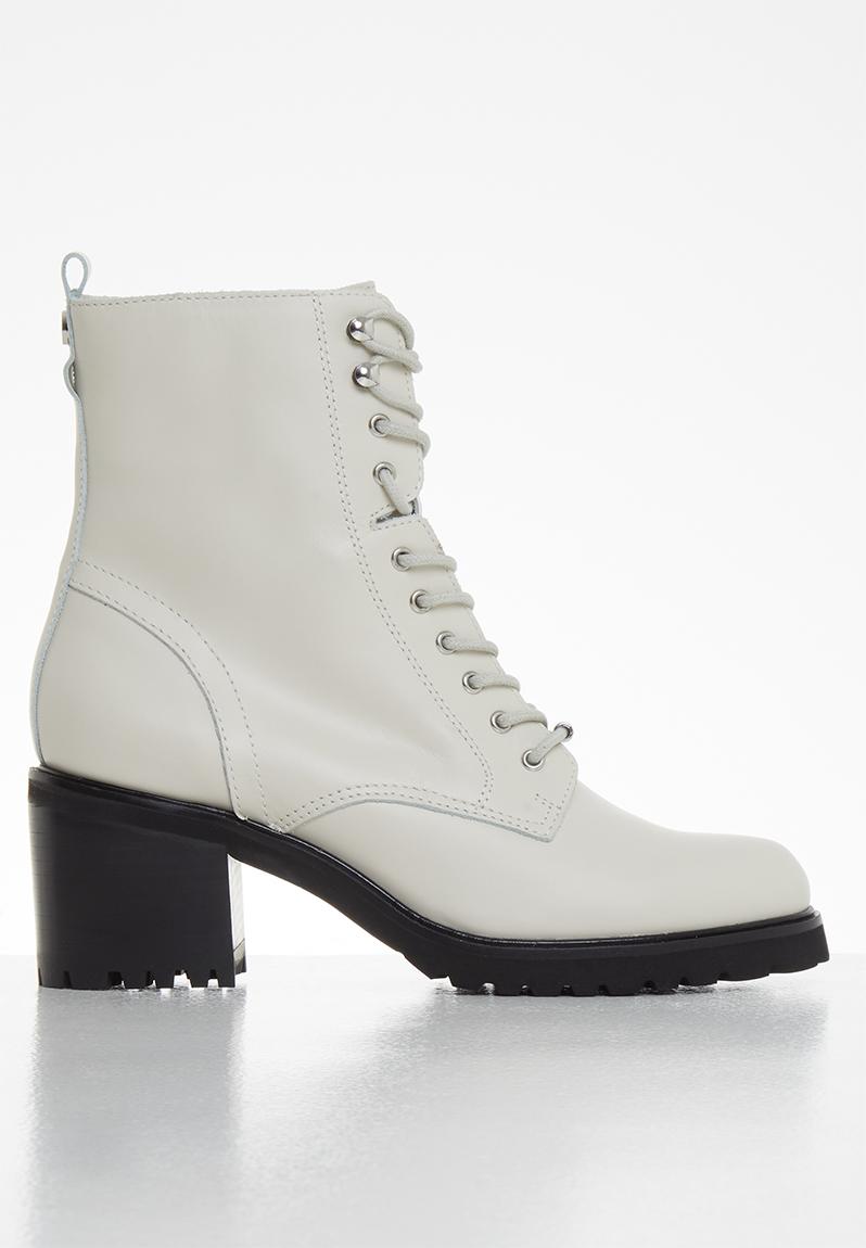 steve madden bradlie boot