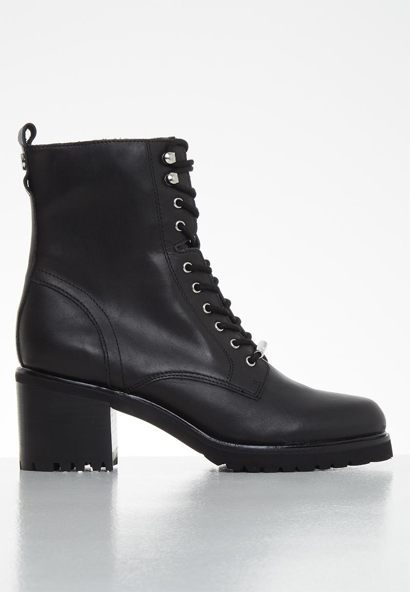 steve madden bradlie boot