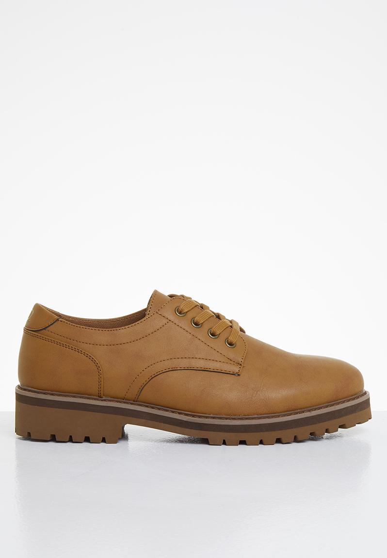 stores that sell jonathan d shoes