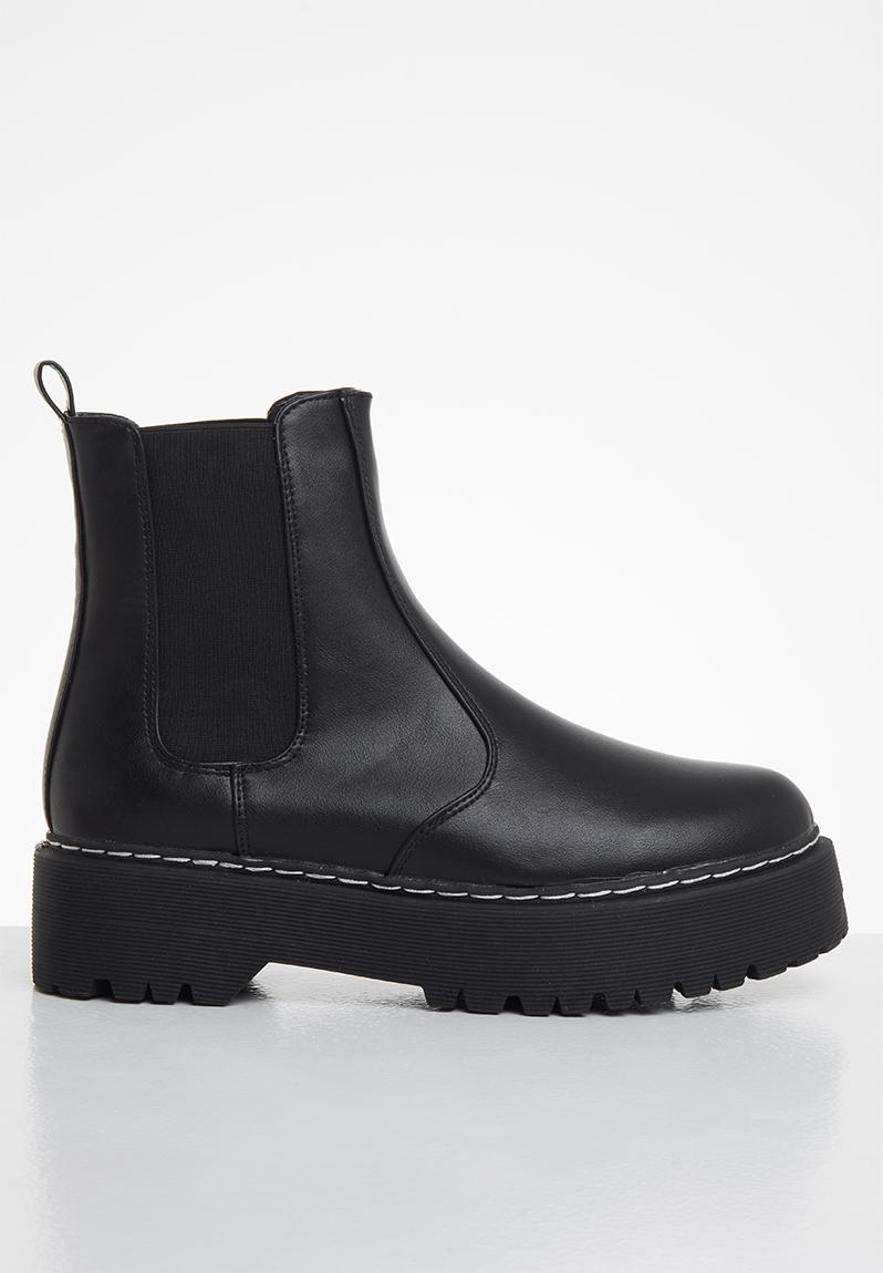 Martiny chunky chelsea boot - black Footwork Boots | Superbalist.com